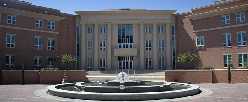 Shelby Hall that houses the College of Engineering.